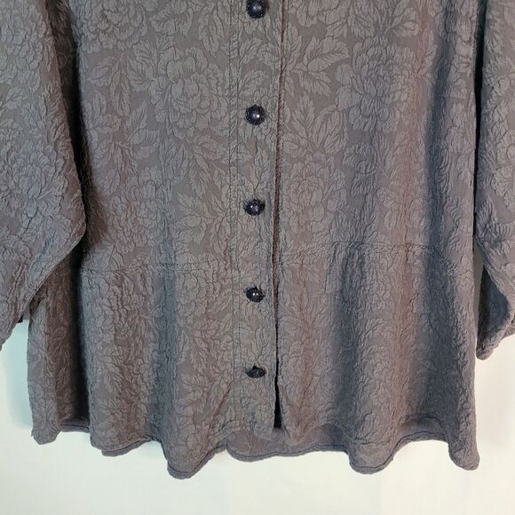 URU 100% Silk Gray Button Down Blouse - Picture 5 of 11